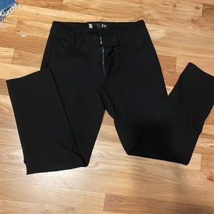 Kut from the Kloth Elizabeth straight leg black pants size 6